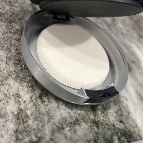 NIB - MAC - STUDIO FIX TECH Cream to Powder Foundation - N18 - Picture 8 of 15